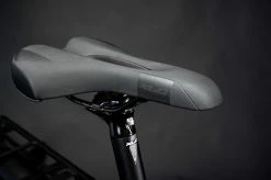 Haibike Trekking 6 Hommes - Matte Black Red Reflex 19 Haibike Trekking 6 Hommes - Matte Black Red Reflex -VTTs électriques Soldes Haibike MY22 Detail Saddle Trekking 6 HIGH black