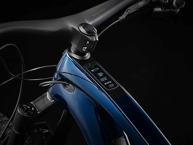 Trek Fuel EXe 9.8 GX AXS Mulsanne Blue 6 Trek Fuel EXe 9.8 GX AXS Mulsanne Blue – Image 4